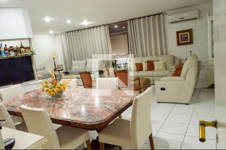 Sala de apartamento à venda com 4 quartos, 220m² em Barra da Tijuca, Rio de Janeiro