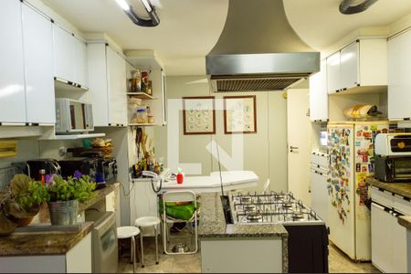 Apartamento à venda com 220m², 4 quartos e 3 vagasCozinha