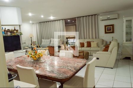 Sala de apartamento à venda com 4 quartos, 220m² em Barra da Tijuca, Rio de Janeiro