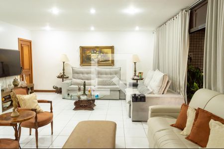 Apartamento à venda com 220m², 4 quartos e 3 vagasSala