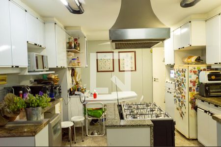 Apartamento à venda com 220m², 4 quartos e 3 vagasCozinha