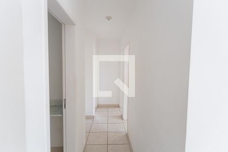 Corredor de apartamento para alugar com 3 quartos, 74m² em Pompéia, Belo Horizonte