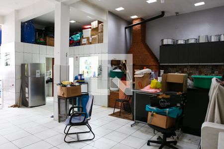 Casa à venda com 319m², 6 quartos e 6 vagas Casa à venda com 319m², 6 quartos e 6 vagasSalao e Churrasqueira