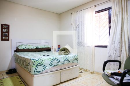 Casa à venda com 319m², 6 quartos e 6 vagas Casa à venda com 319m², 6 quartos e 6 vagasQuarto 5