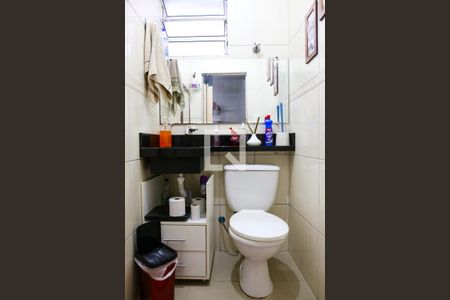 Casa à venda com 319m², 6 quartos e 6 vagas Casa à venda com 319m², 6 quartos e 6 vagasLavabo