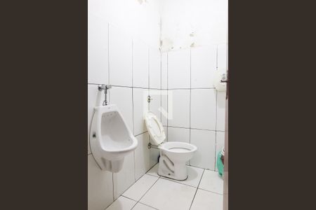 Casa à venda com 319m², 6 quartos e 6 vagas Casa à venda com 319m², 6 quartos e 6 vagasBanheiro Masculino e Feminino