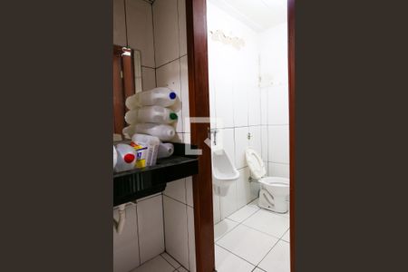 Casa à venda com 319m², 6 quartos e 6 vagas Casa à venda com 319m², 6 quartos e 6 vagasBanheiro Masculino e Feminino