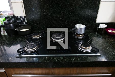 Casa à venda com 319m², 6 quartos e 6 vagas Casa à venda com 319m², 6 quartos e 6 vagasCozinha