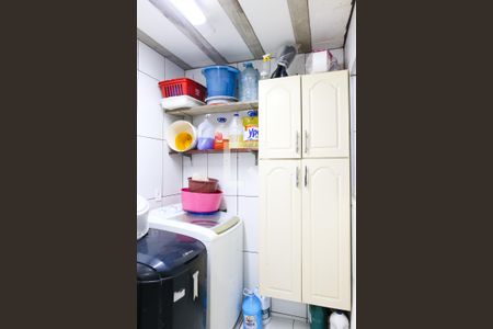 Casa à venda com 319m², 6 quartos e 6 vagas Casa à venda com 319m², 6 quartos e 6 vagasLavanderia