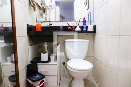 Casa à venda com 319m², 6 quartos e 6 vagas Casa à venda com 319m², 6 quartos e 6 vagasLavabo