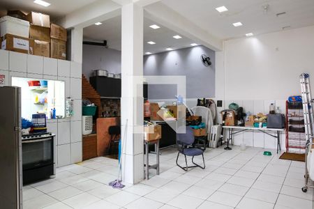 Casa à venda com 319m², 6 quartos e 6 vagas Casa à venda com 319m², 6 quartos e 6 vagasSalao e Churrasqueira