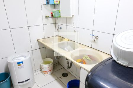 Casa à venda com 319m², 6 quartos e 6 vagas Casa à venda com 319m², 6 quartos e 6 vagasLavanderia