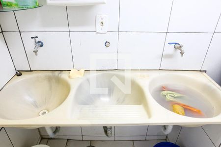 Casa à venda com 319m², 6 quartos e 6 vagas Casa à venda com 319m², 6 quartos e 6 vagasLavanderia