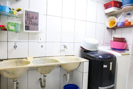 Casa à venda com 319m², 6 quartos e 6 vagas Casa à venda com 319m², 6 quartos e 6 vagasLavanderia