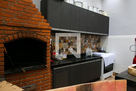 Casa à venda com 319m², 6 quartos e 6 vagas Casa à venda com 319m², 6 quartos e 6 vagasSalao e Churrasqueira