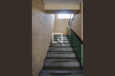 Casa para alugar com 500m², 7 quartos e sem vaga Casa para alugar com 500m², 7 quartos e sem vagaEscada