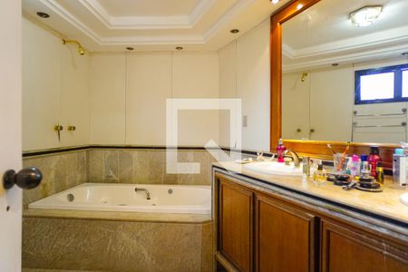 Apartamento à venda com 420m², 4 quartos e 2 vagasBanheiro da Suíte 1