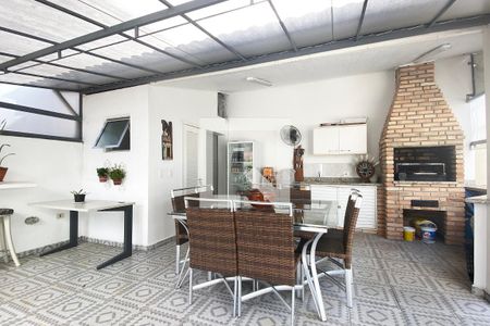 Casa de condomínio à venda com 420m², 4 quartos e 4 vagasChurrasqueira