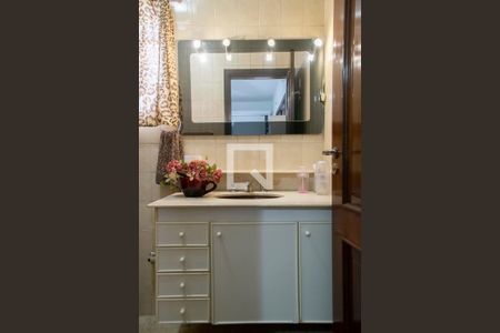 Casa à venda com 150m², 3 quartos e 3 vagasBanheiro quarto 2