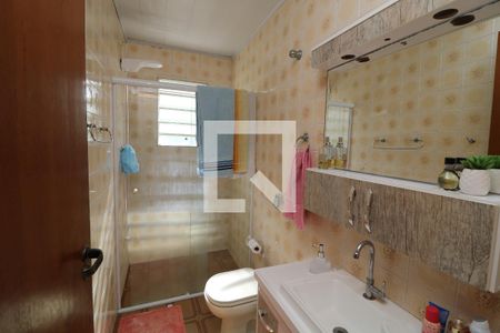 Banheiro  de casa à venda com 4 quartos, 170m² em Vila Central, São Paulo