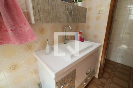 Banheiro  de casa à venda com 4 quartos, 170m² em Vila Central, São Paulo