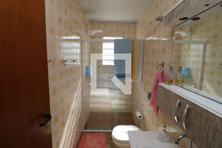 Banheiro  de casa à venda com 4 quartos, 170m² em Vila Central, São Paulo