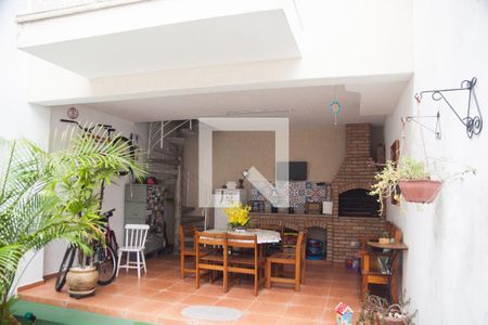 Área Externa de casa para alugar com 3 quartos, 160m² em Bela Vista, São Paulo