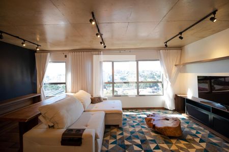 Apartamento à venda com 70m², 1 quarto e 1 vagaSalas