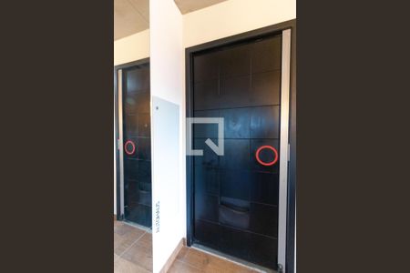 Salas - Porta de apartamento à venda com 1 quarto, 70m² em Cambuí, Campinas