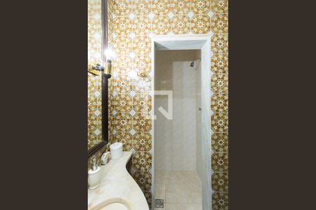 Casa à venda com 350m², 5 quartos e 4 vagasBanheiro 1