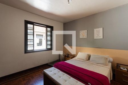 Casa à venda com 350m², 5 quartos e 4 vagasSuíte 2