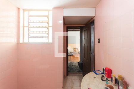 Casa à venda com 350m², 5 quartos e 4 vagasBanheiro Suíte 2 e 3