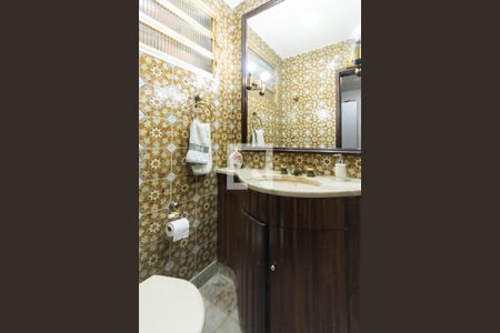 Casa à venda com 350m², 5 quartos e 4 vagasBanheiro 1