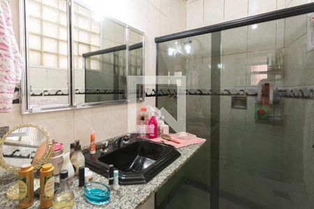 Casa à venda com 350m², 5 quartos e 4 vagasBanheiro Suíte 1