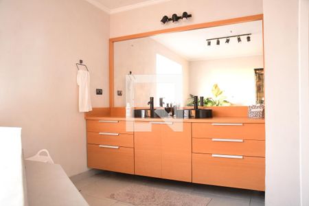 Casa de condomínio para alugar com 750m², 4 quartos e 3 vagasBanheiro da Suíte 3