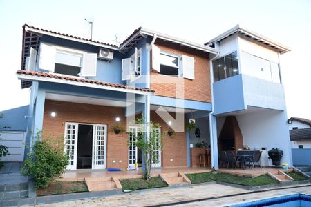 Casa de condomínio para alugar com 750m², 4 quartos e 3 vagasFundos