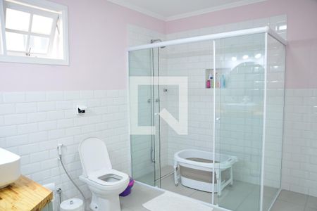 Casa de condomínio para alugar com 750m², 4 quartos e 3 vagasBanheiro da Suíte 1