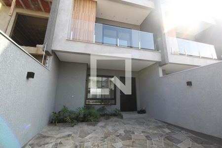 Casa à venda com 125m², 3 quartos e 2 vagasFachada