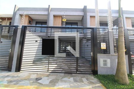 Casa à venda com 125m², 3 quartos e 2 vagas Casa à venda com 125m², 3 quartos e 2 vagasFachada