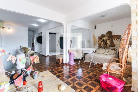 Sala 2 de casa à venda com 4 quartos, 536m² em Rio Branco, Porto Alegre
