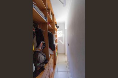 Casa à venda com 350m², 3 quartos e 4 vagasCloset Suíte