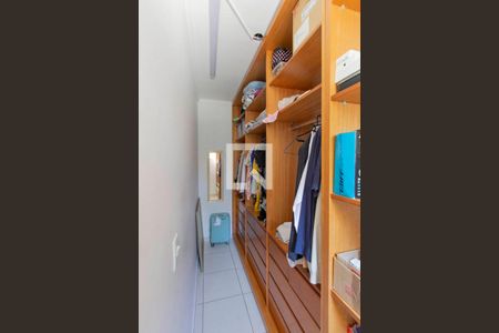 Casa à venda com 350m², 3 quartos e 4 vagasCloset Suíte