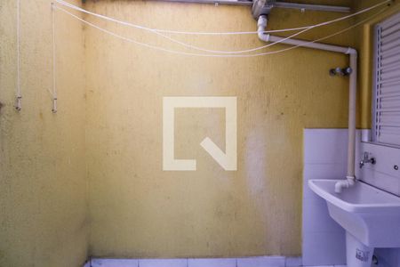 Casa de condomínio para alugar com 73m², 2 quartos e 1 vaga Casa de condomínio para alugar com 73m², 2 quartos e 1 vagaÁrea de Serviço