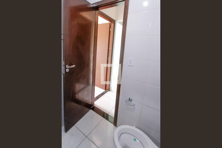 Casa de condomínio para alugar com 73m², 2 quartos e 1 vaga Casa de condomínio para alugar com 73m², 2 quartos e 1 vagaBanheiro