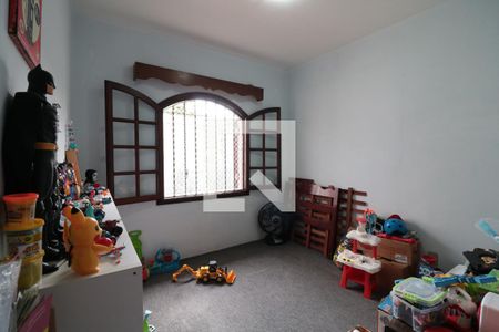 Casa à venda com 219m², 4 quartos e 3 vagasQuarto 2