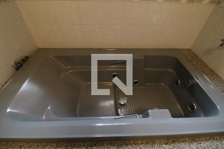 Casa à venda com 219m², 4 quartos e 3 vagasBanheiro da Suíte - banheira