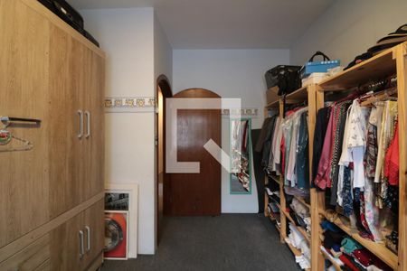 Casa à venda com 219m², 4 quartos e 3 vagasQuarto 1