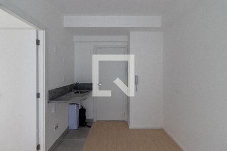 sala e cozinha de apartamento à venda com 1 quarto, 27m² em Vila Nova Conceição, São Paulo