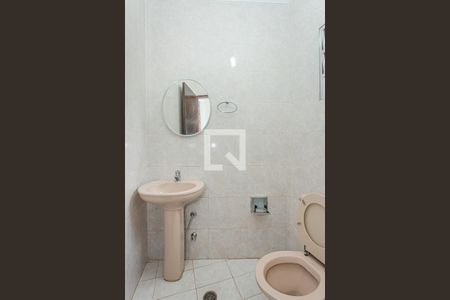 Casa à venda com 170m², 3 quartos e 3 vagas Casa à venda com 170m², 3 quartos e 3 vagasBanheiro de Serviço