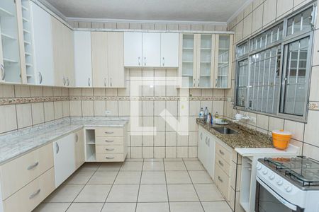 Casa à venda com 170m², 3 quartos e 3 vagas Casa à venda com 170m², 3 quartos e 3 vagasCozinha